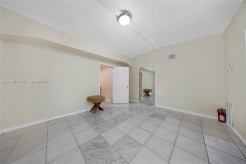 Immobilier commercial à vendre à Hollywood, Floride: 75.72 m2 № 1078352 - photo 28