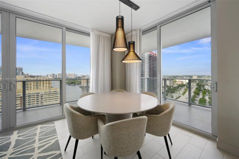 Condo in Hollywood, Florida, 3 bedrooms  № 1217093 - photo 7