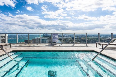 Condo in Hollywood, Florida, 3 bedrooms  № 1217093 - photo 28