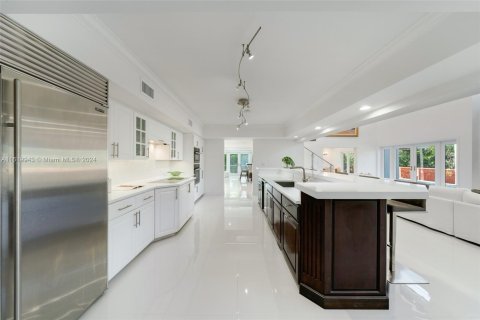 Villa ou maison à vendre à Coral Gables, Floride: 4 chambres, 498.05 m2 № 1241143 - photo 13