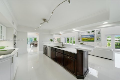 Villa ou maison à vendre à Coral Gables, Floride: 4 chambres, 498.05 m2 № 1241143 - photo 10