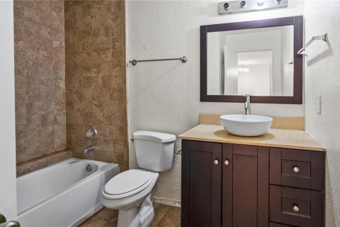 Condo in Orlando, Florida, 1 bedroom  № 1356434 - photo 13