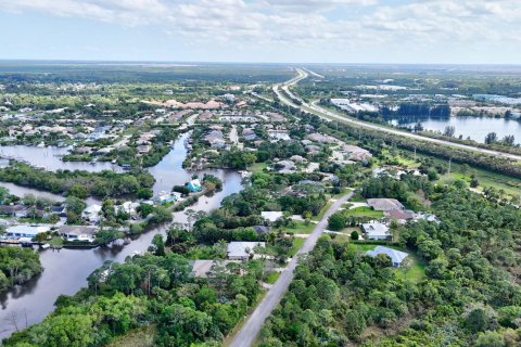 House in Stuart, Florida 3 bedrooms, 183.2 sq.m. № 1065623 - photo 10