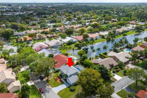 Villa ou maison à vendre à Coral Springs, Floride: 4 chambres, 229.38 m2 № 1061292 - photo 4