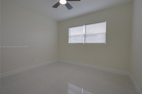 House in Cutler Bay, Florida 4 bedrooms, 155.24 sq.m. № 1330399 - photo 21