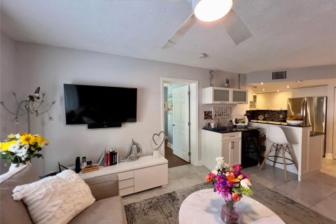 Condo in Fort Lauderdale, Florida, 2 bedrooms  № 1031816 - photo 15