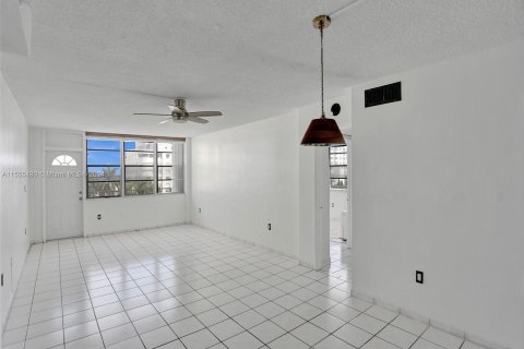 Copropriété à vendre à Miami Beach, Floride: 1 chambre, 78.5 m2 № 1076605 - photo 11