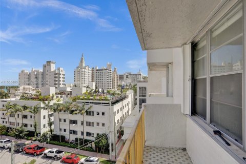 Condominio en venta en Miami Beach, Florida, 1 dormitorio, 78.5 m2 № 1076605 - foto 17