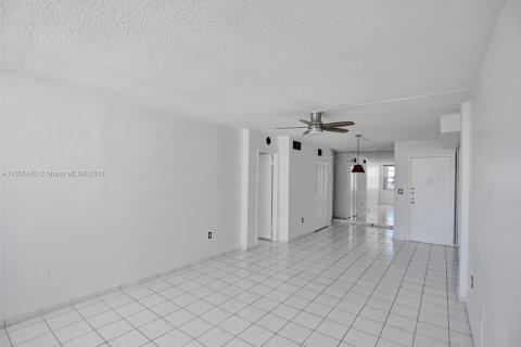 Copropriété à vendre à Miami Beach, Floride: 1 chambre, 78.5 m2 № 1076605 - photo 13