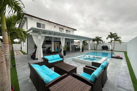 Villa ou maison à vendre à Sweetwater, Floride: 4 chambres, 201.23 m2 № 1074484 - photo 16