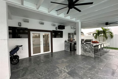 Villa ou maison à vendre à Sweetwater, Floride: 4 chambres, 201.23 m2 № 1074484 - photo 22