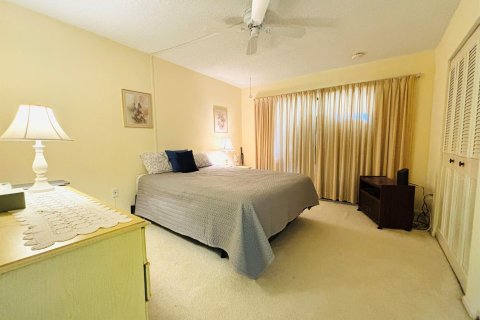Condo in Stuart, Florida, 2 bedrooms  № 1024412 - photo 3