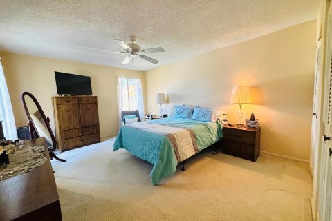 Condo in Stuart, Florida, 2 bedrooms  № 1024412 - photo 6