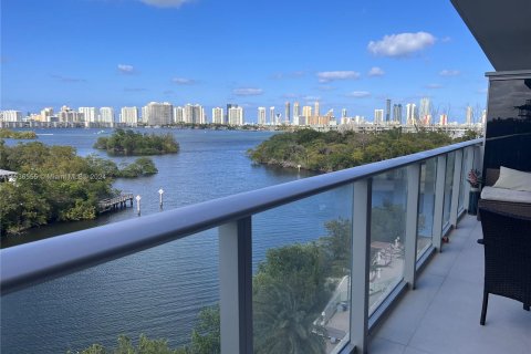 Condominio en venta en North Miami Beach, Florida, 2 dormitorios, 102.94 m2 № 1024032 - foto 6