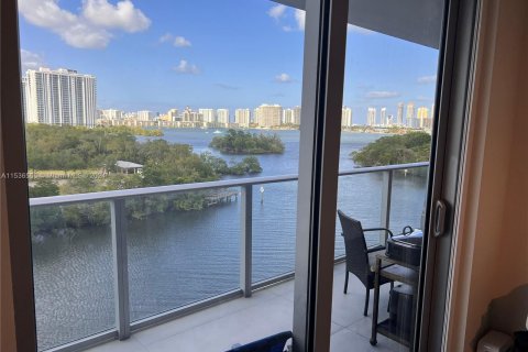 Condominio en venta en North Miami Beach, Florida, 2 dormitorios, 102.94 m2 № 1024032 - foto 21