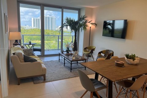 Copropriété à vendre à North Miami Beach, Floride: 2 chambres, 102.94 m2 № 1024032 - photo 15