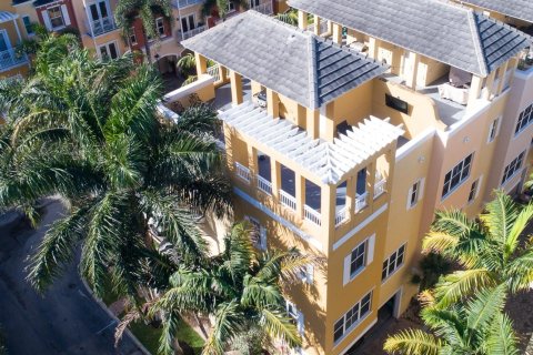 Adosado en venta en Lighthouse Point, Florida, 3 dormitorios, 177.44 m2 № 1036169 - foto 3