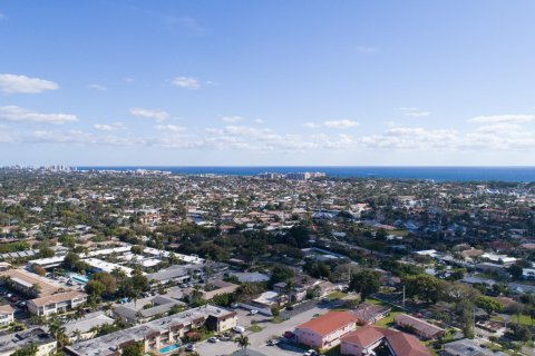 Townhouse in Lighthouse Point, Florida 3 bedrooms, 177.44 sq.m. № 1036169 - photo 8