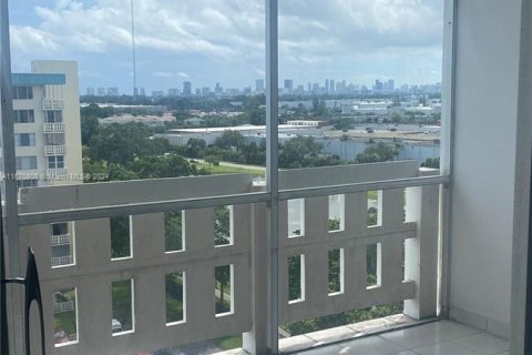 Condominio en venta en Hollywood, Florida, 2 dormitorios, 105.17 m2 № 1394923 - foto 6