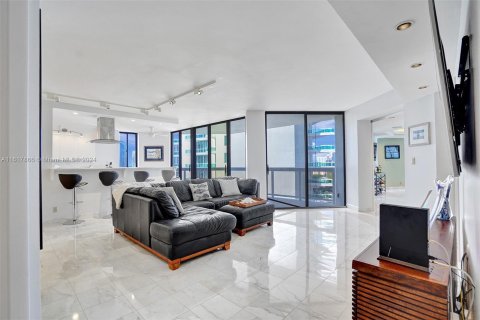 Condominio en venta en Aventura, Florida, 3 dormitorios, 181.16 m2 № 1241371 - foto 2