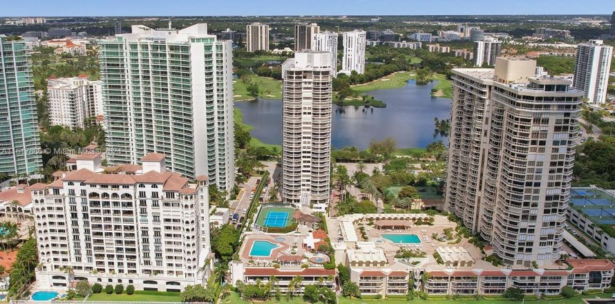 Condo à Aventura, Floride, 3 chambres  № 1241371