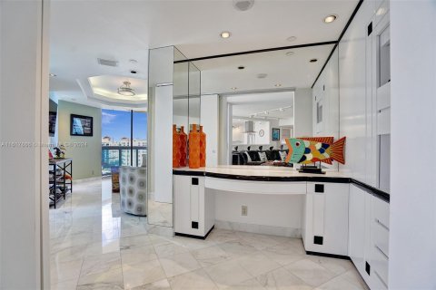 Condominio en venta en Aventura, Florida, 3 dormitorios, 181.16 m2 № 1241371 - foto 17