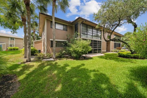 Condo in Tamarac, Florida, 2 bedrooms  № 1228493 - photo 12