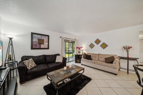 Condo in Tamarac, Florida, 2 bedrooms  № 1228493 - photo 28