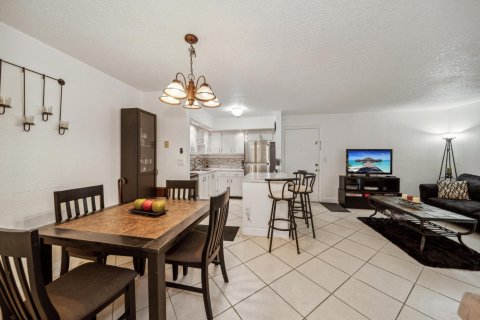 Condo in Tamarac, Florida, 2 bedrooms  № 1228493 - photo 15