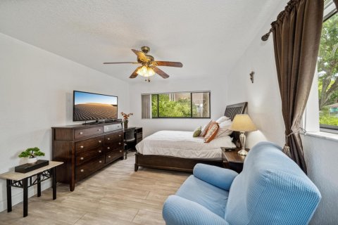 Condo in Tamarac, Florida, 2 bedrooms  № 1228493 - photo 23