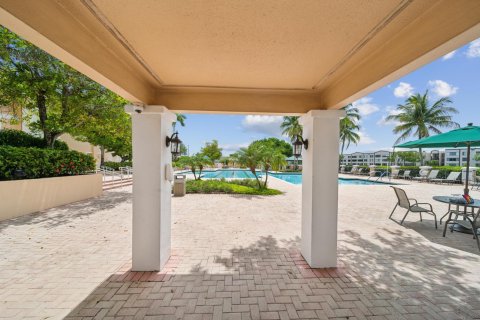 Condo in Tamarac, Florida, 2 bedrooms  № 1228493 - photo 2