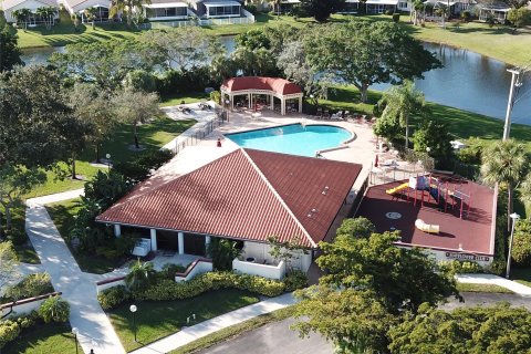 Copropriété à vendre à Deerfield Beach, Floride: 2 chambres, 101.08 m2 № 1228523 - photo 5