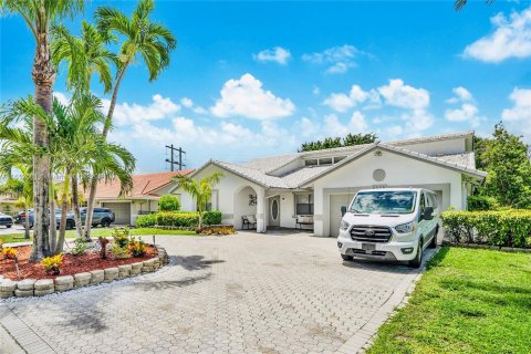 Villa ou maison à vendre à Coral Springs, Floride: 4 chambres, 194.35 m2 № 1242210 - photo 2