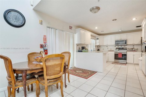 Casa en venta en Coral Springs, Florida, 4 dormitorios, 194.35 m2 № 1242210 - foto 5