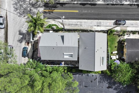 Townhouse in Miami, Florida 3 bedrooms, 201.6 sq.m. № 1217022 - photo 29