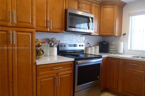 Condo in Sunrise, Florida, 2 bedrooms  № 1216921 - photo 7