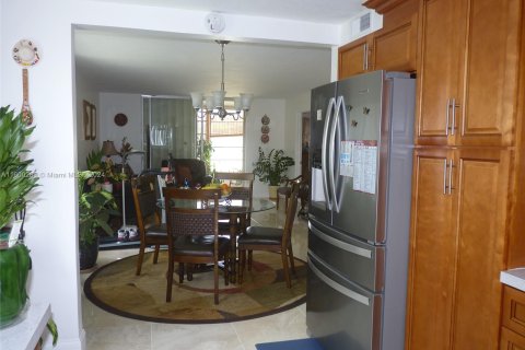 Condo in Sunrise, Florida, 2 bedrooms  № 1216921 - photo 10