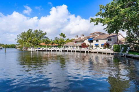 House in Gulf Stream, Florida 7 bedrooms, 744.05 sq.m. № 1019976 - photo 13