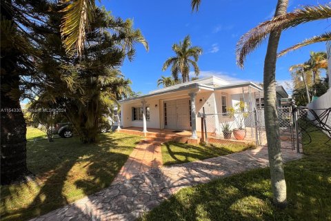 Casa en venta en North Bay Village, Florida, 3 dormitorios, 142.88 m2 № 1042937 - foto 6