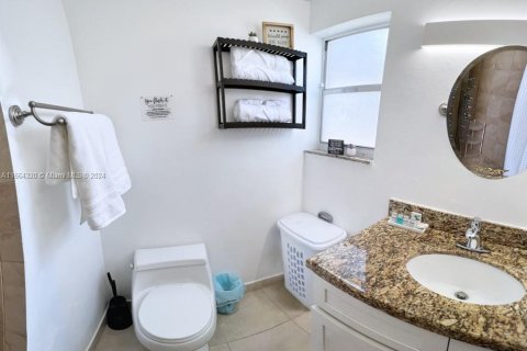 Casa en venta en Miami Gardens, Florida, 3 dormitorios, 161.65 m2 № 1377585 - foto 8