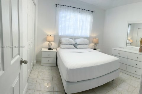 Villa ou maison à vendre à Miami Gardens, Floride: 3 chambres, 161.65 m2 № 1377585 - photo 7