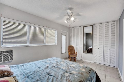 Condominio en venta en Hallandale Beach, Florida, 1 dormitorio, 68.1 m2 № 1040214 - foto 6