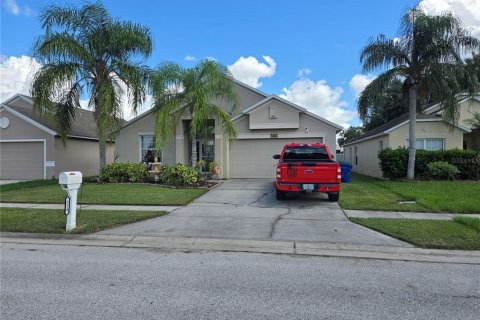 Villa ou maison à vendre à Winter Haven, Floride: 3 chambres, 180.42 m2 № 1346204 - photo 1