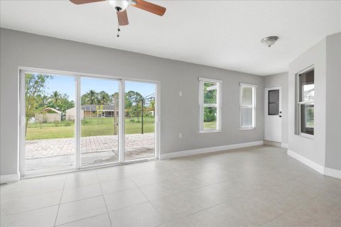 House in West Palm Beach, Florida 3 bedrooms, 205.78 sq.m. № 1226709 - photo 20