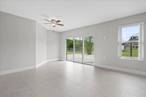 House in West Palm Beach, Florida 3 bedrooms, 205.78 sq.m. № 1226709 - photo 19