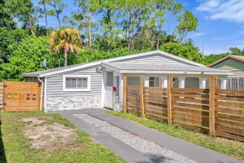 Villa ou maison à vendre à Cocoa, Floride: 2 chambres, 95.88 m2 № 1335041 - photo 1