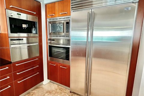 Condominio en venta en Miami, Florida, 3 dormitorios, 197.88 m2 № 1241533 - foto 14