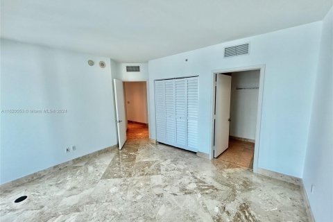 Condo in Miami, Florida, 3 bedrooms  № 1241533 - photo 15