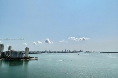 Condo in Miami, Florida, 3 bedrooms  № 1241533 - photo 25