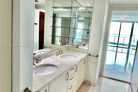 Copropriété à vendre à Miami, Floride: 3 chambres, 197.88 m2 № 1241533 - photo 22